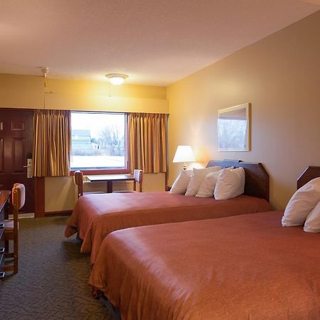 Assiniboine Gordon Inn On The Park Уинипег Екстериор снимка