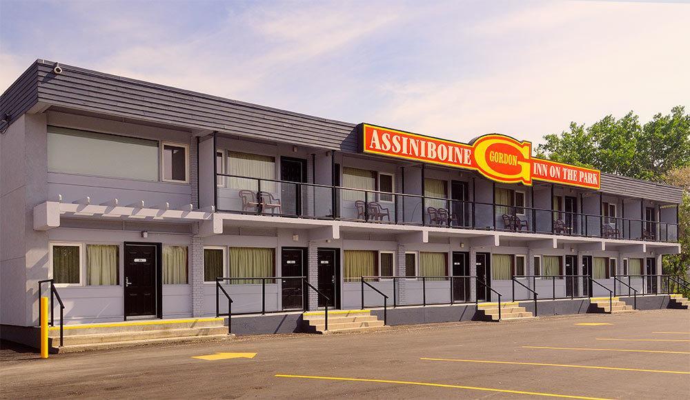 Assiniboine Gordon Inn On The Park Уинипег Екстериор снимка