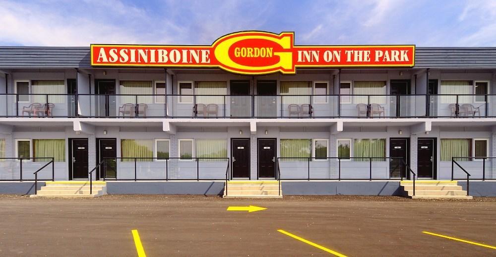 Assiniboine Gordon Inn On The Park Уинипег Екстериор снимка