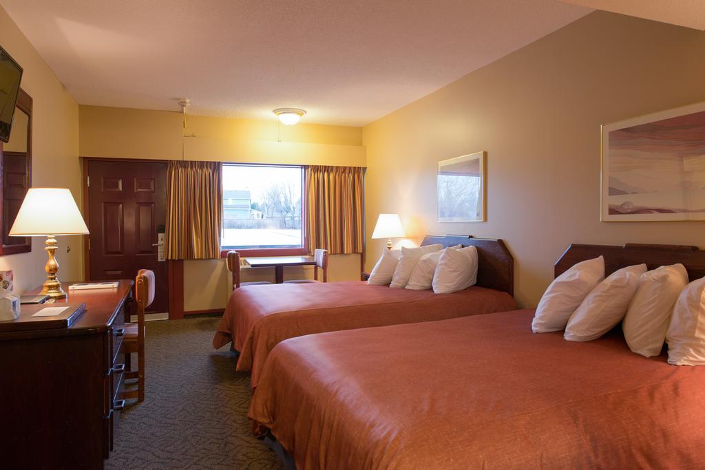 Assiniboine Gordon Inn On The Park Уинипег Екстериор снимка